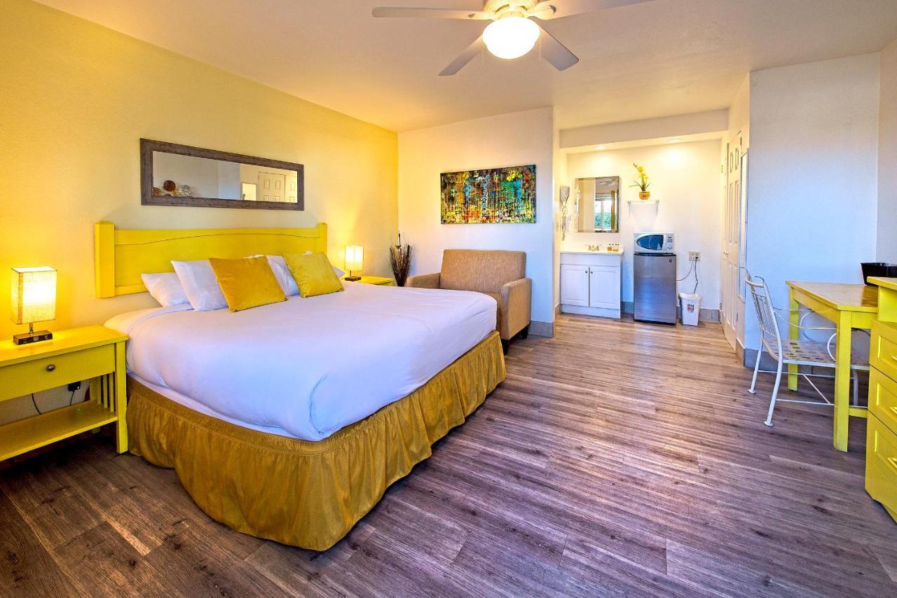Inn At Palm Springs Exterior photo
