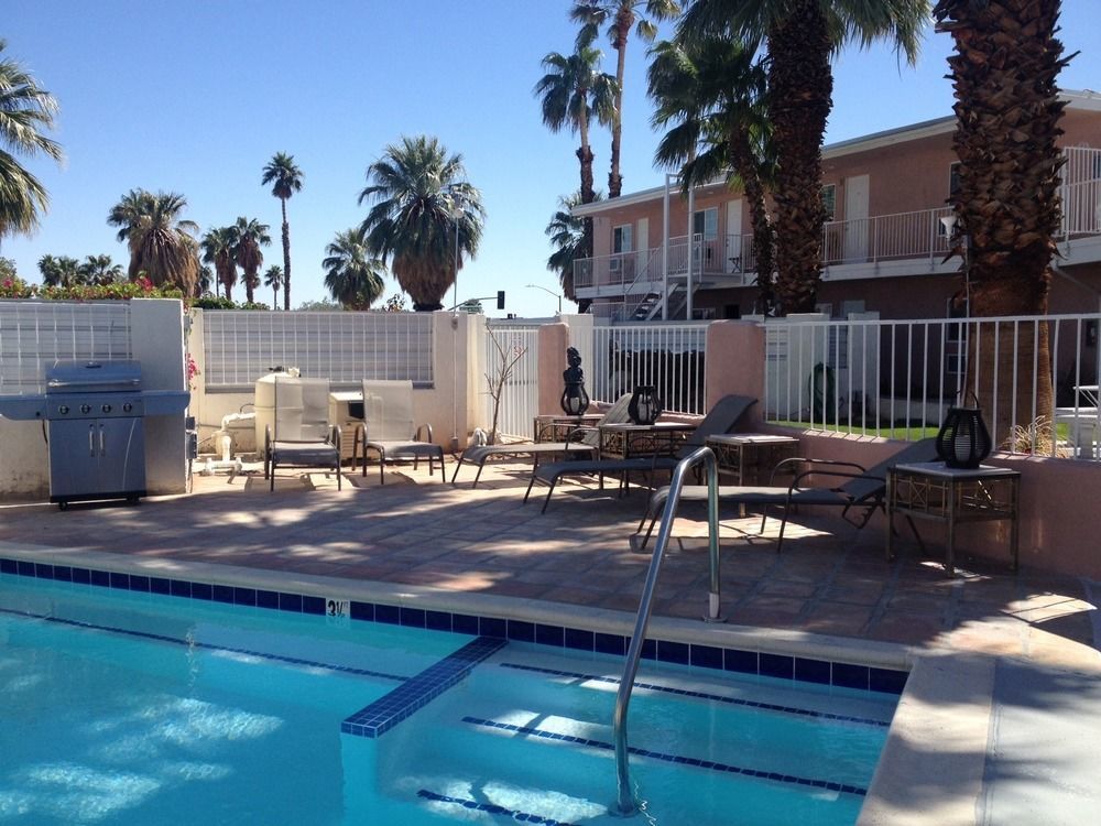 Inn At Palm Springs Exterior photo